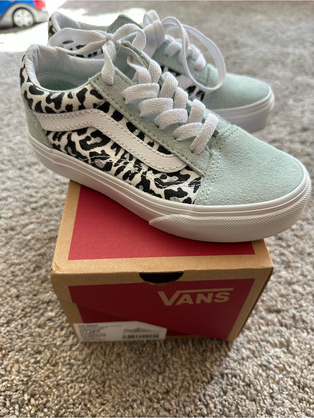 Toddler/Little kids 11.5 Old Skool Vans NIB lace up sneak
